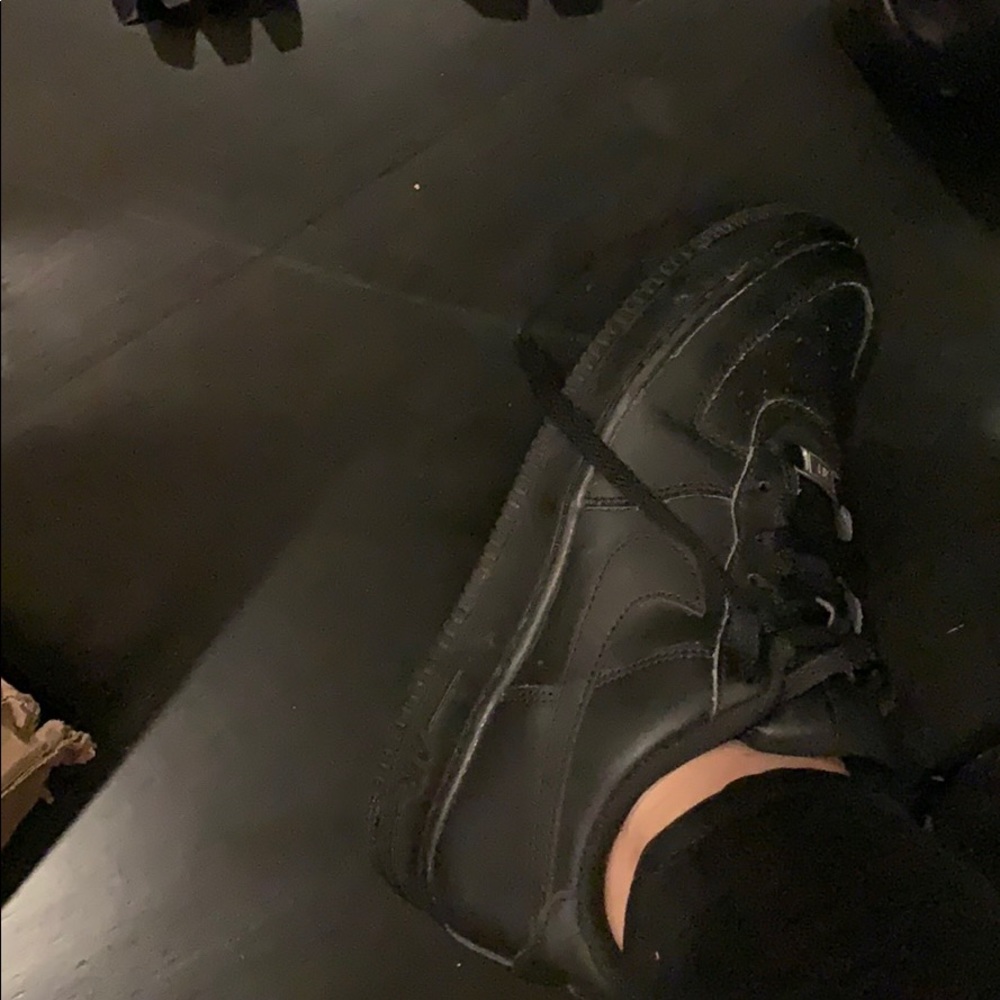 Black air force 1s